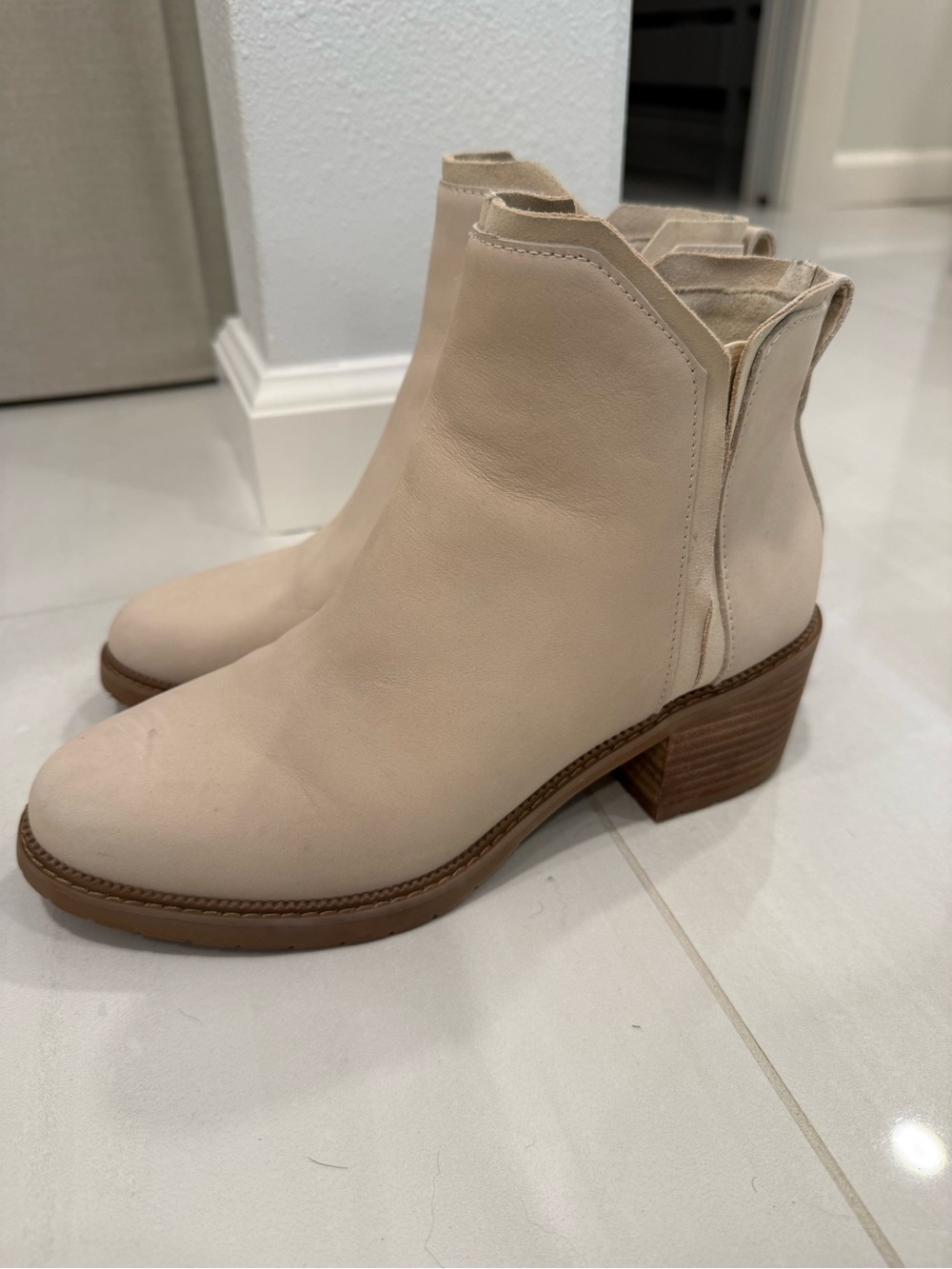 Toms Hailey Suede Pull On Bootie - Cream